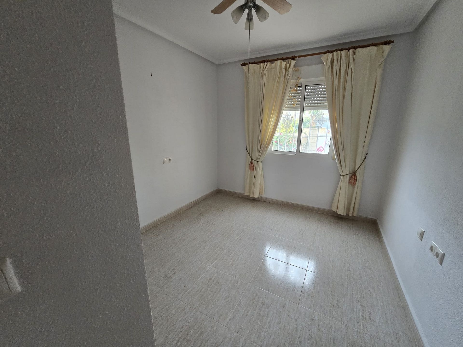 w_whatsapp-image-2025-12-04-at-16.01.03-15-