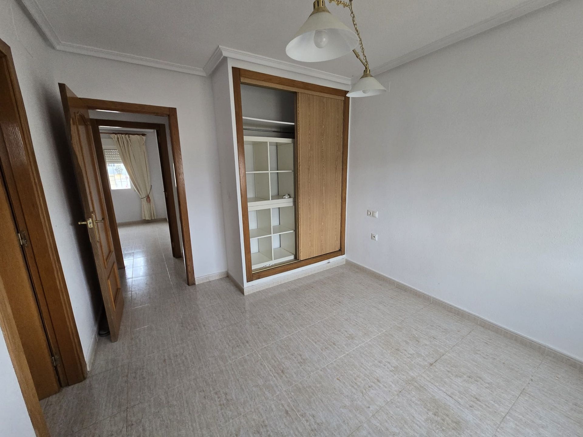 w_whatsapp-image-2025-12-04-at-16.01.03-17-