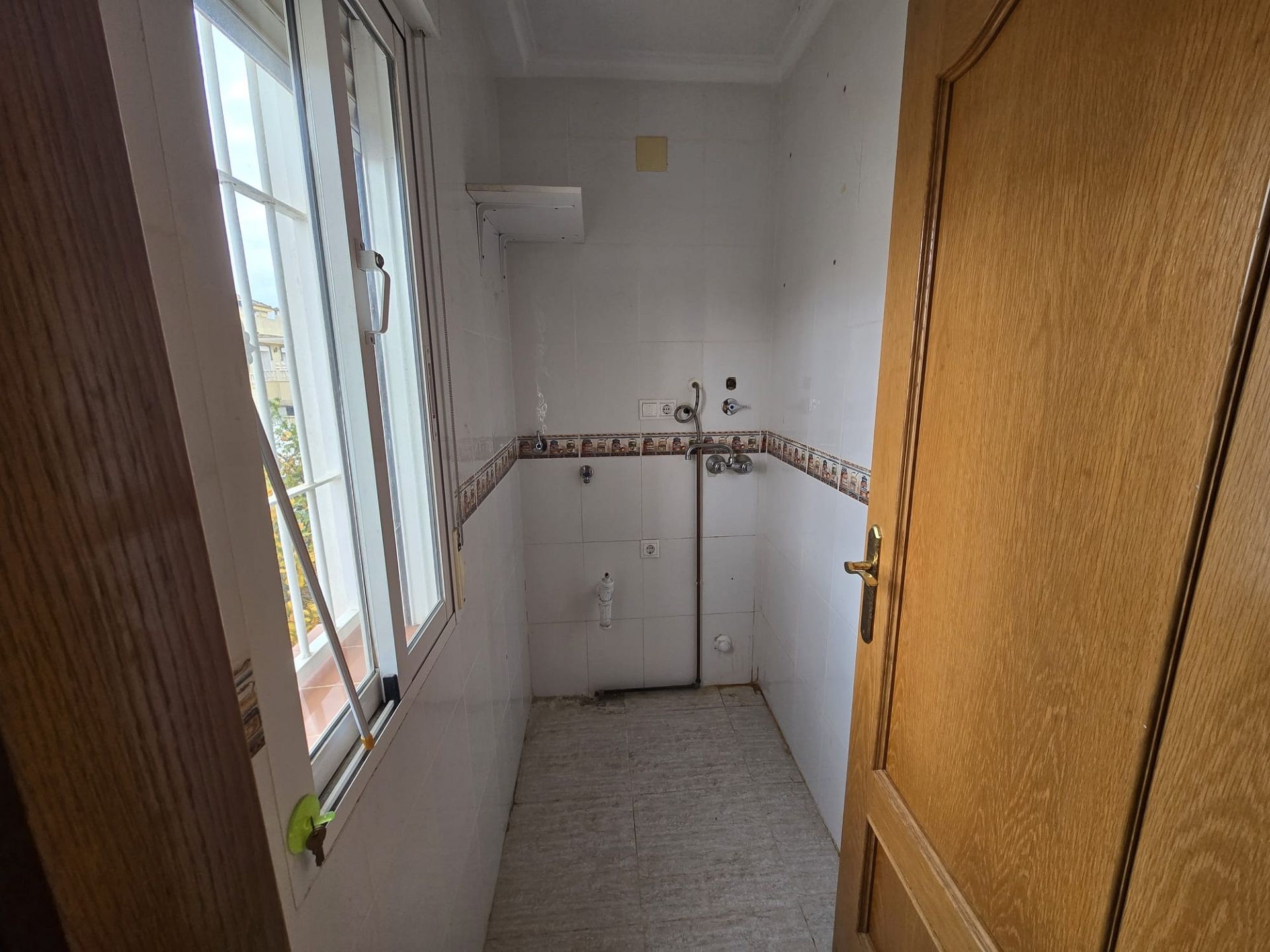 w_whatsapp-image-2025-12-04-at-16.01.03-24-