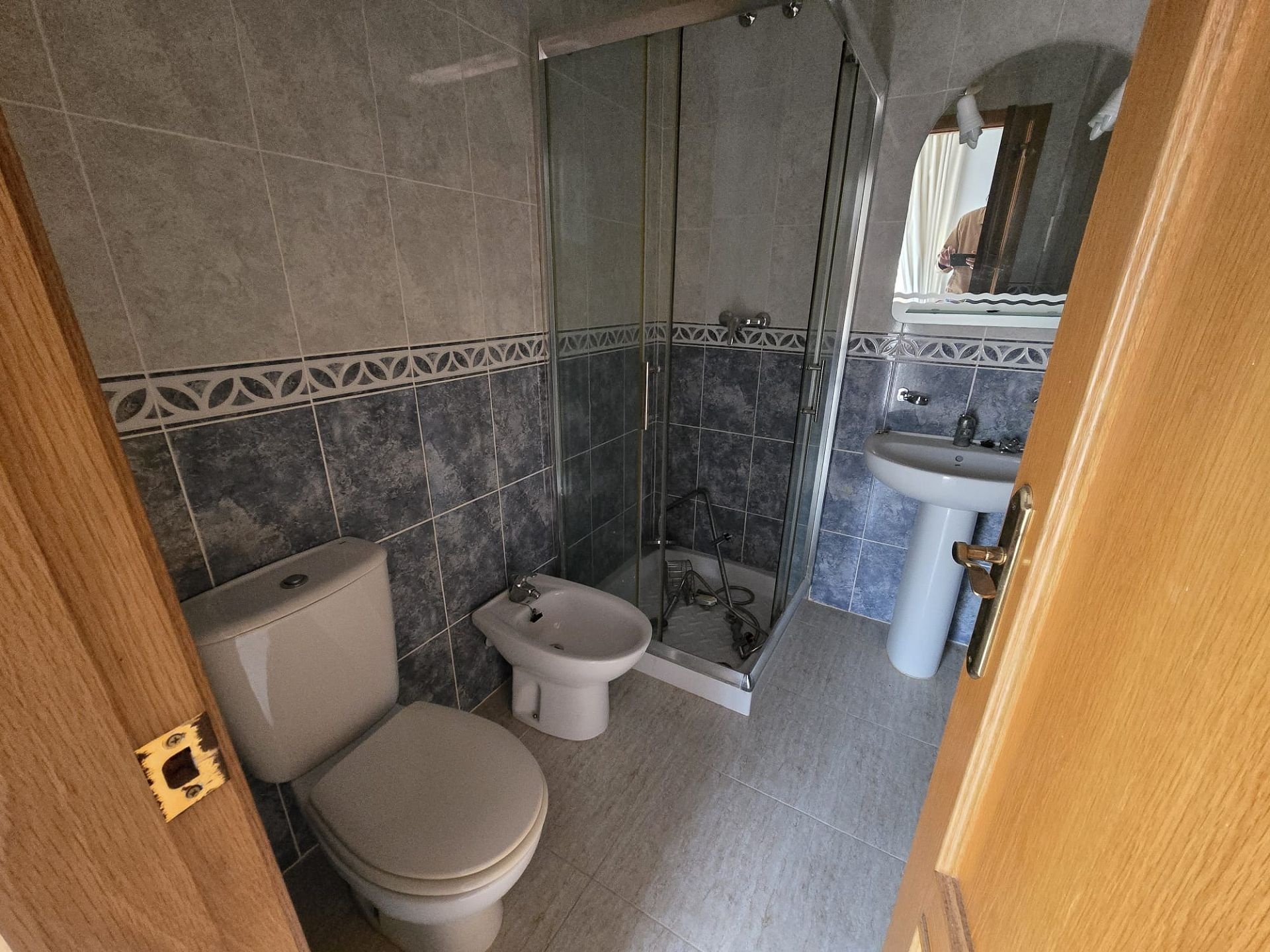 w_whatsapp-image-2025-12-04-at-16.01.03-9-