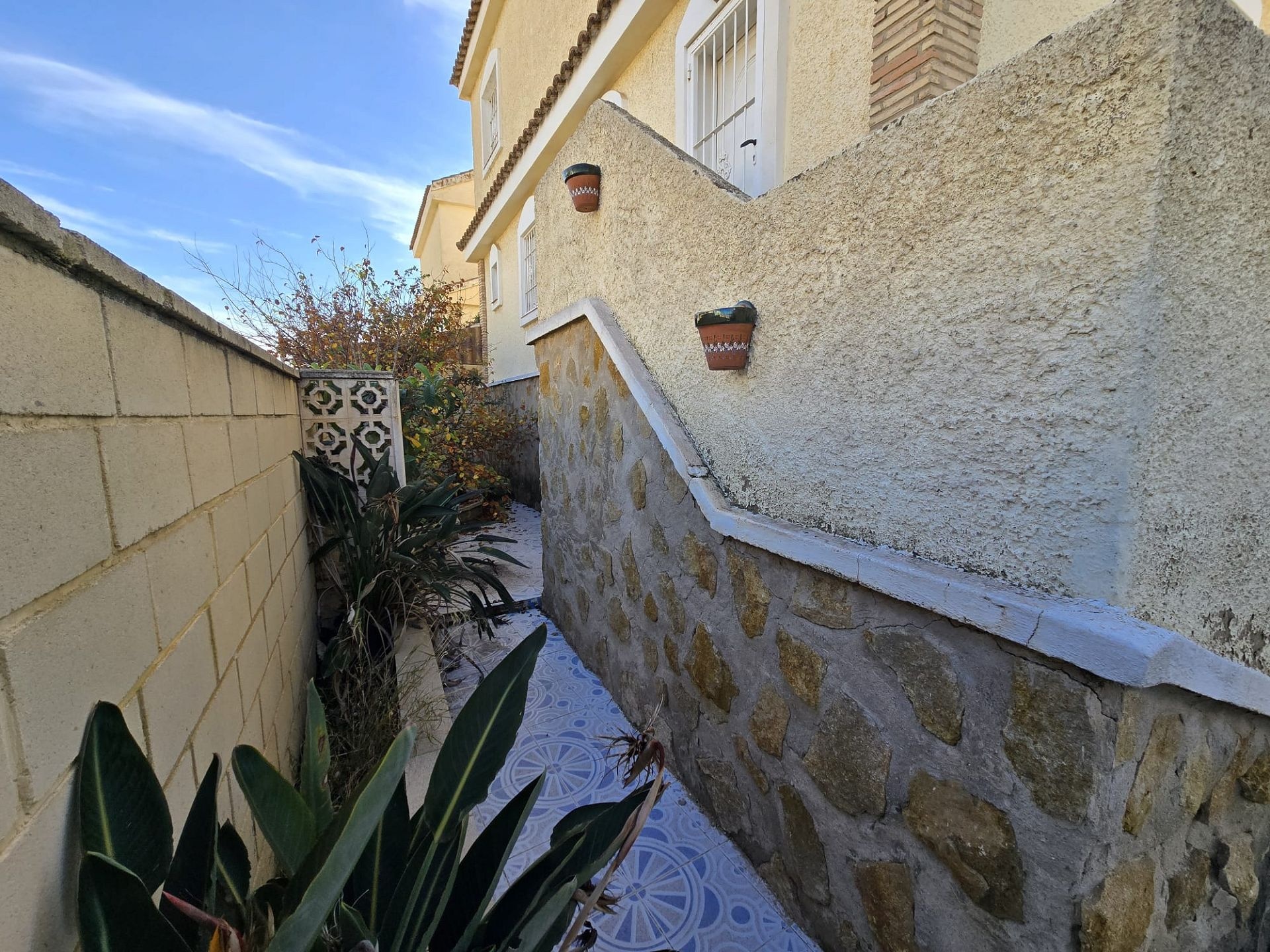 w_whatsapp-image-2025-12-23-at-10.28.18-1-