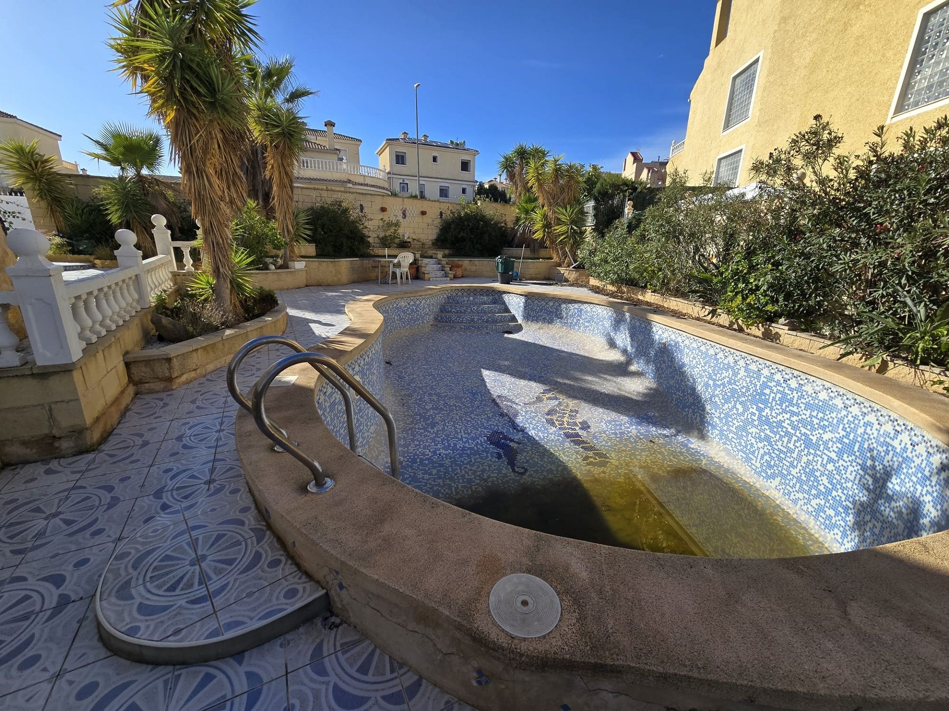 w_whatsapp-image-2025-12-23-at-10.28.18-4-