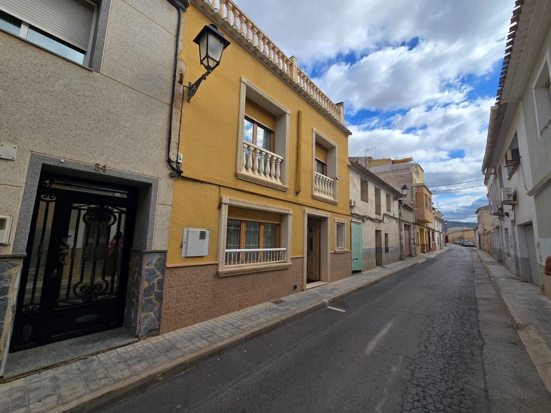 w_whatsapp-image-2026-02-04-at-13.15.52