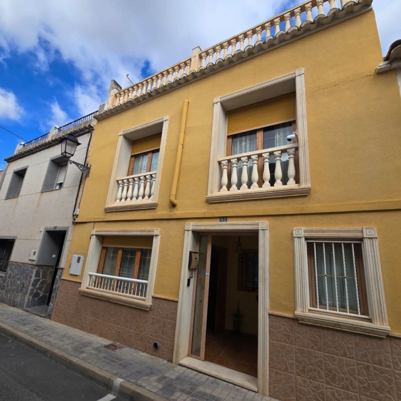 Stadthaus in Sax (Alicante)