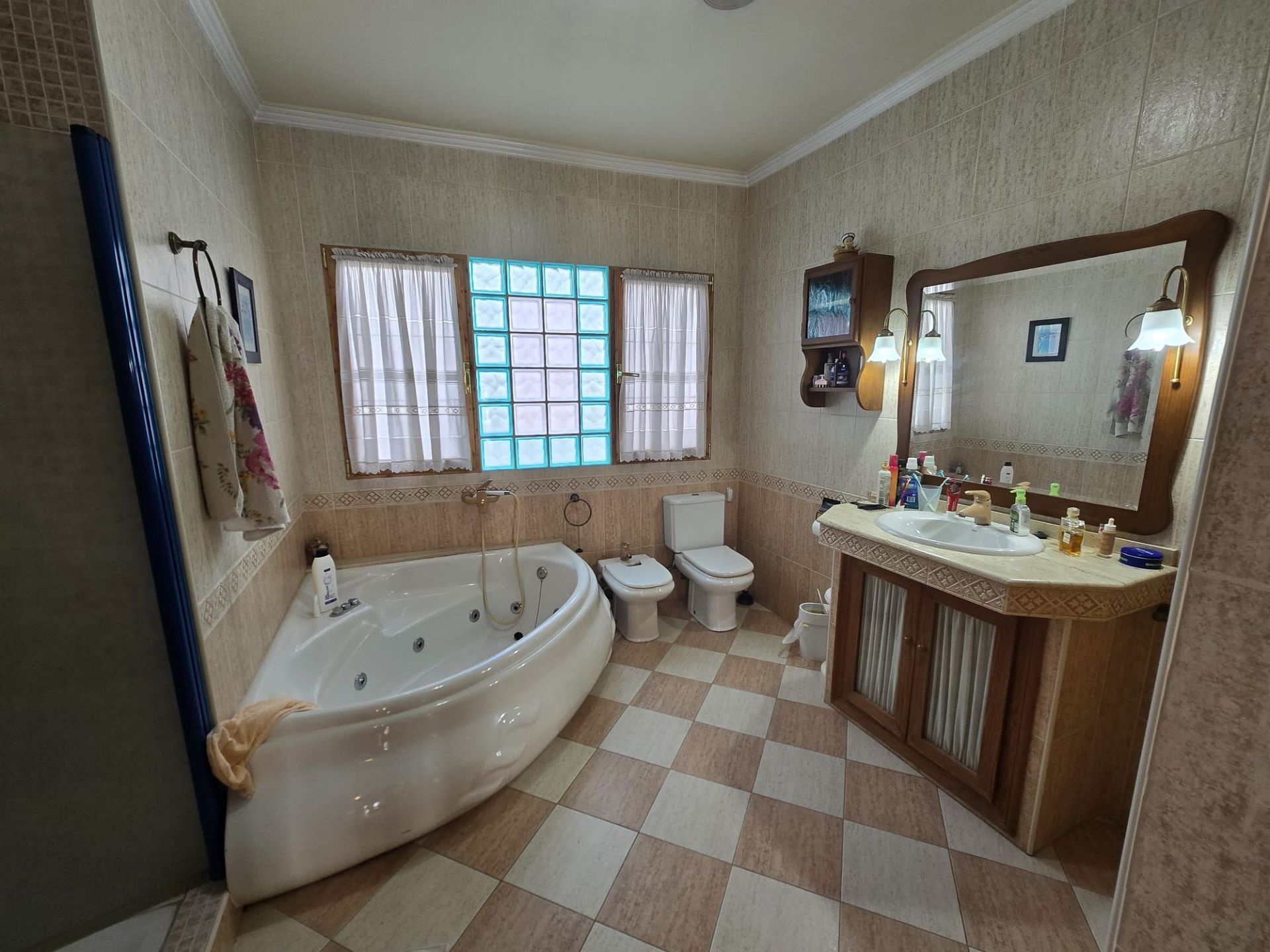 w_whatsapp-image-2026-02-04-at-13.15.56-4-