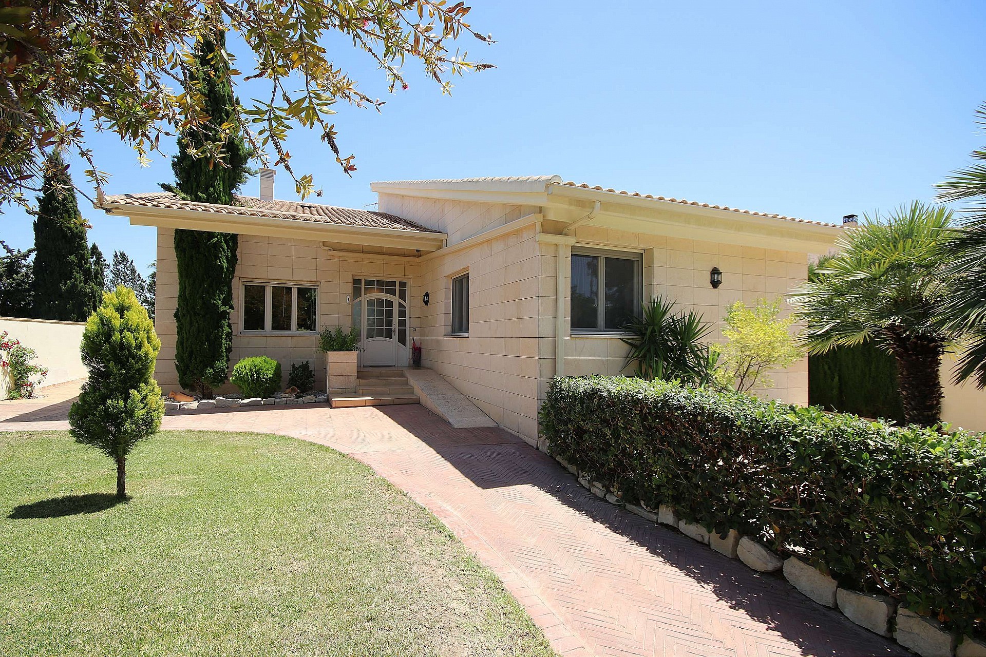 w_x4ka8pzr87xdahyr4n0z