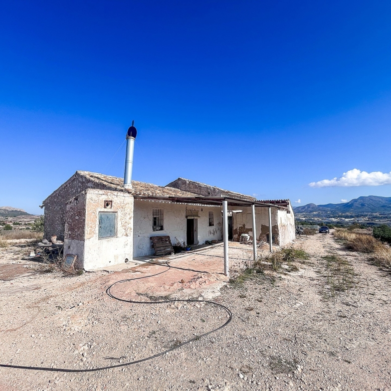 Finca in Elda (Alicante)