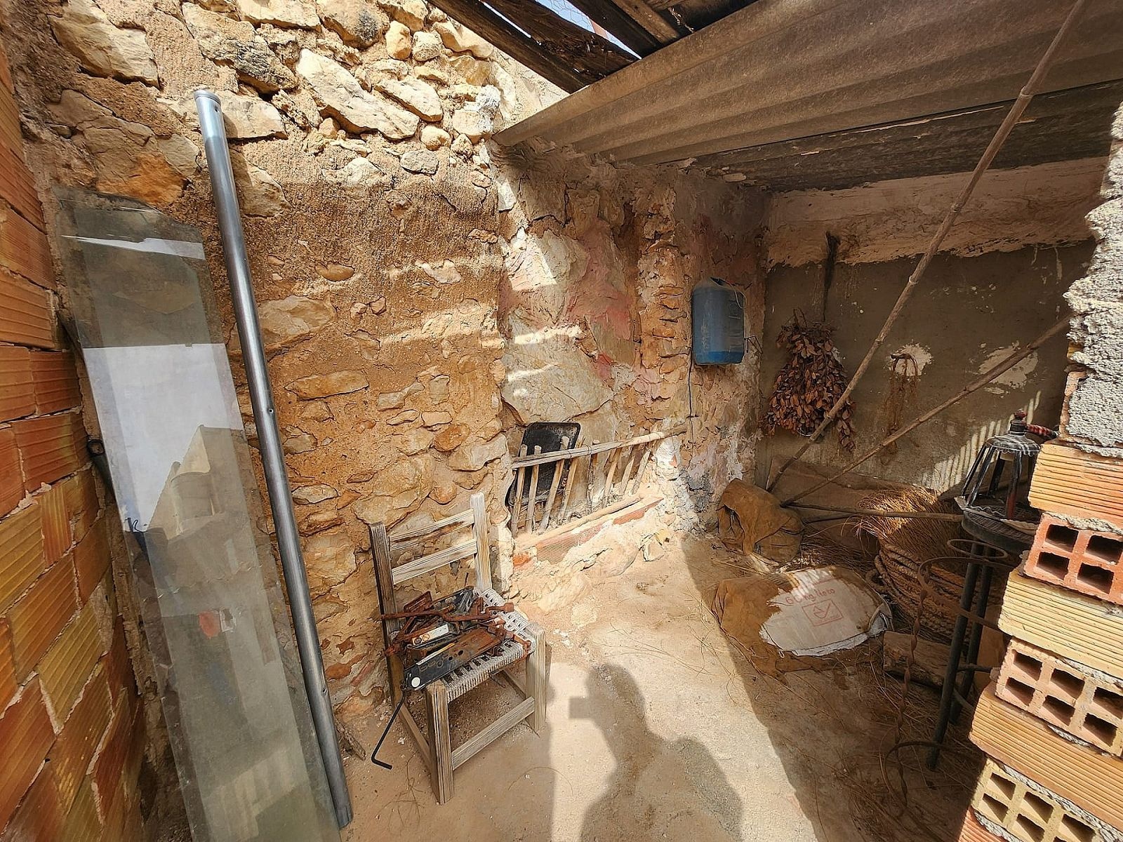 w_ymyujr6eir0kjrsasv3i