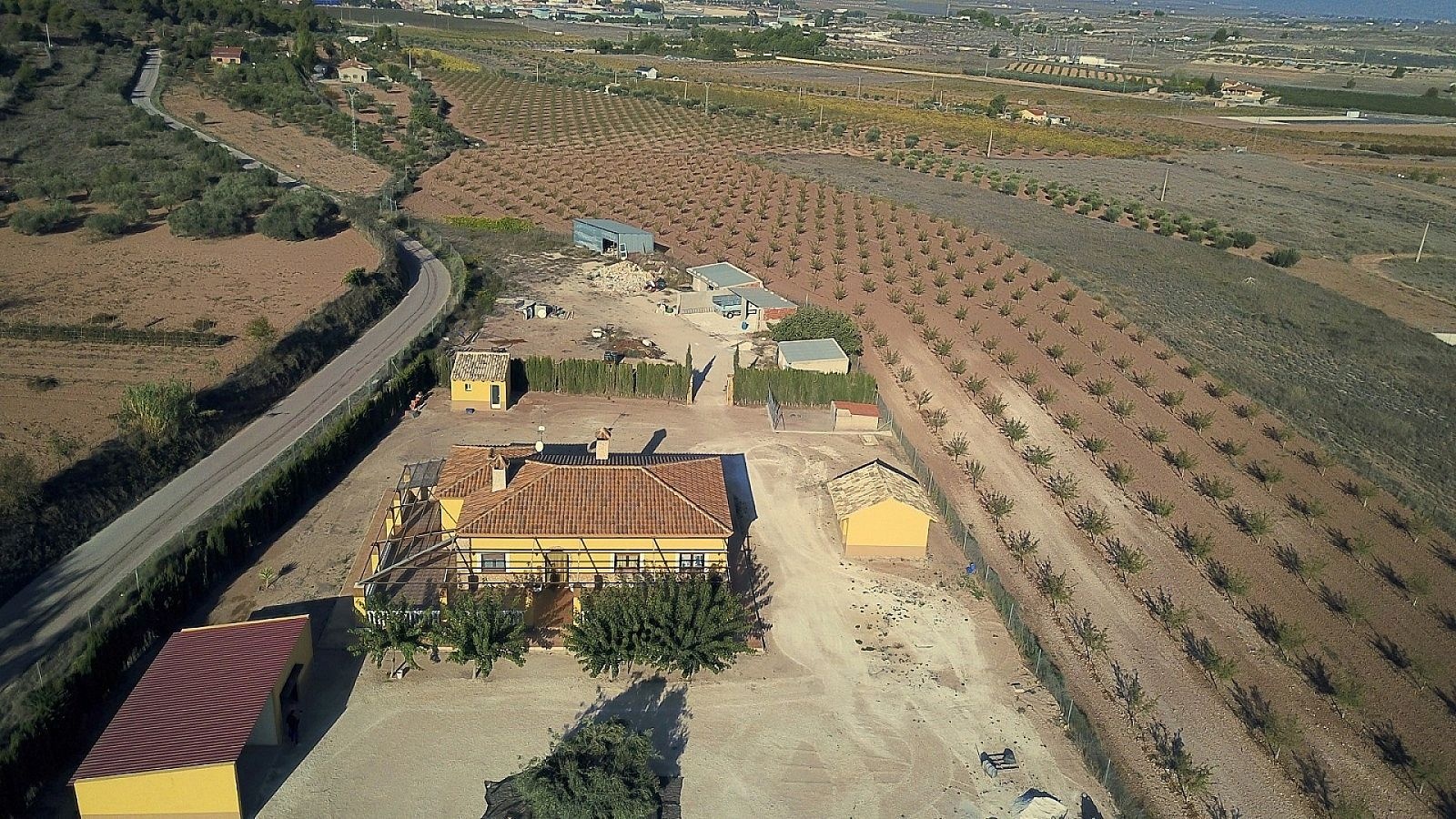 w_zfeetwo6uu0s3g8hdc4a