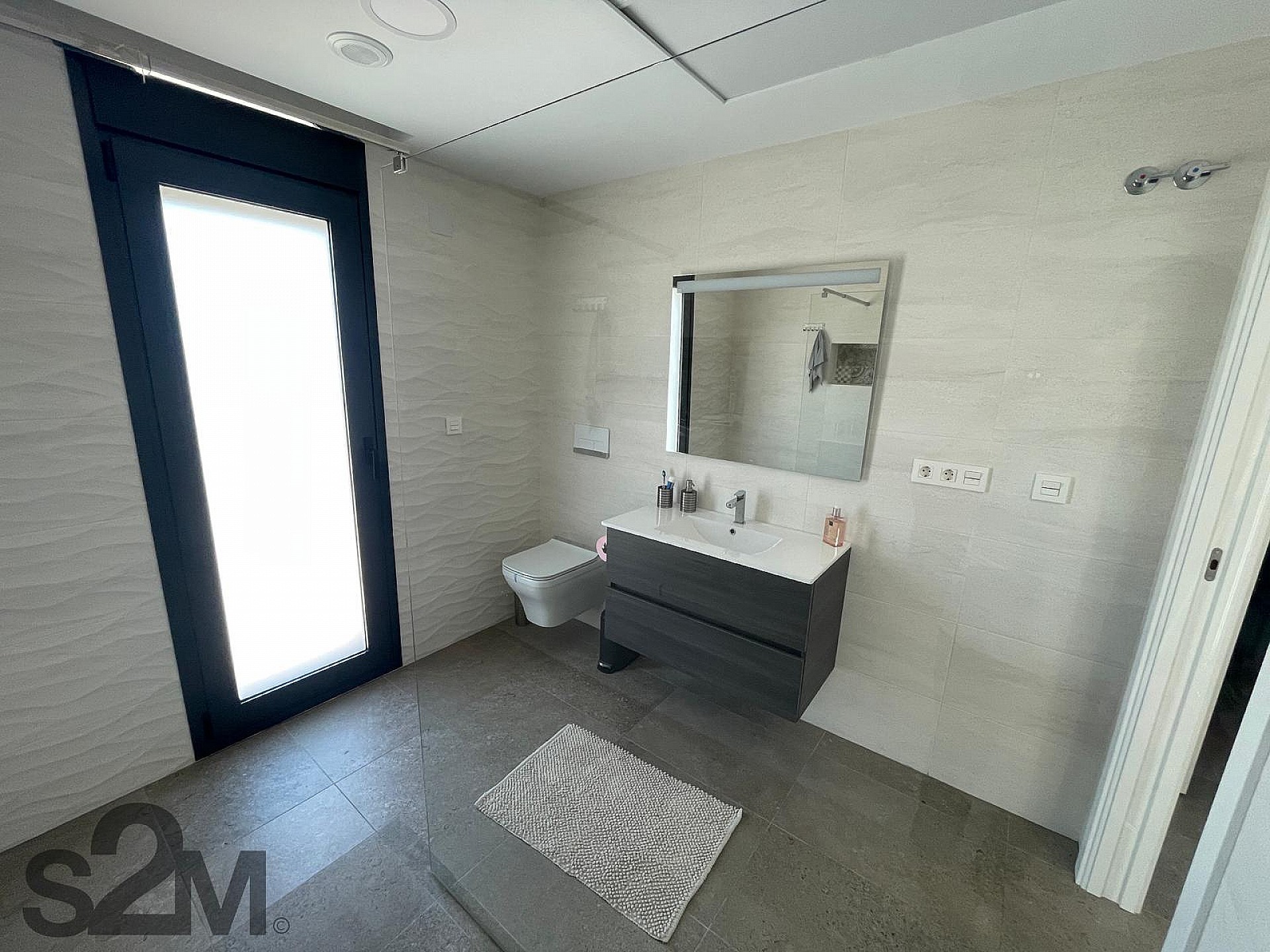 w_zo8e830d4w27fwux2eam