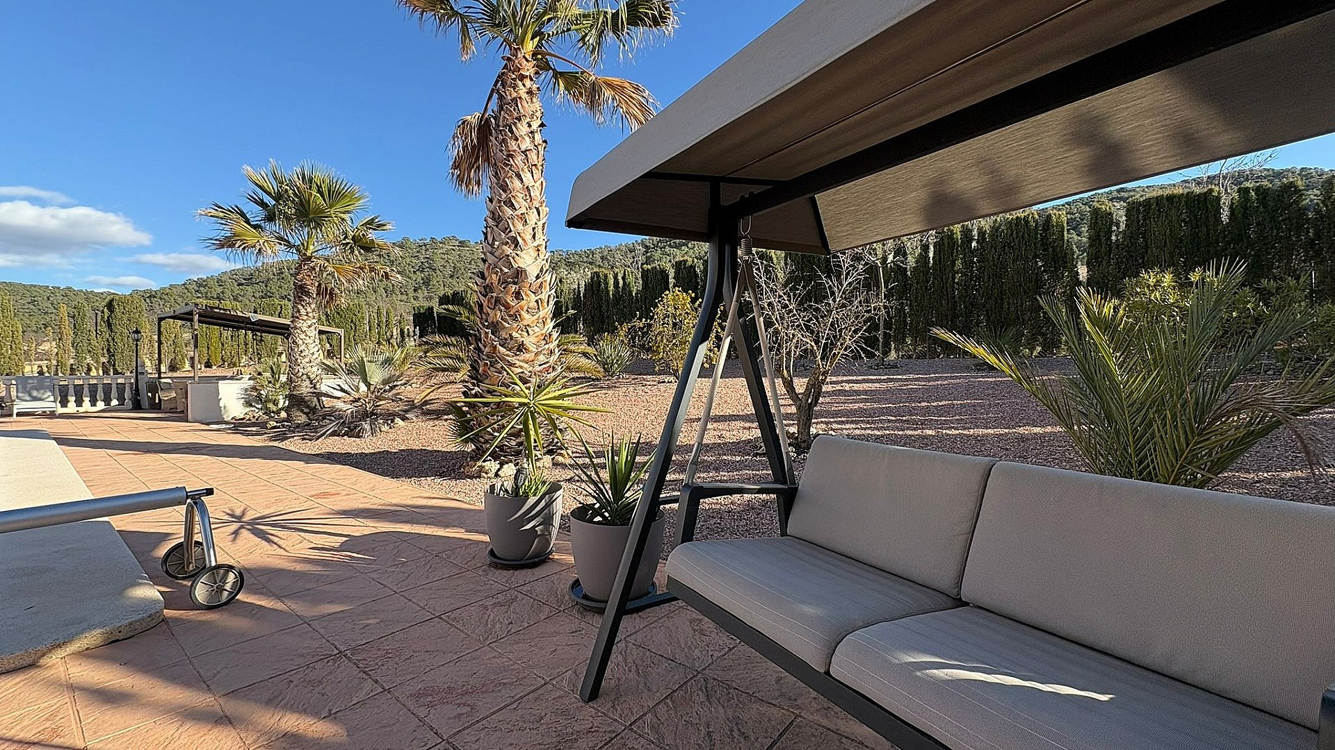 w_zykgg7cmjeochqhvafea