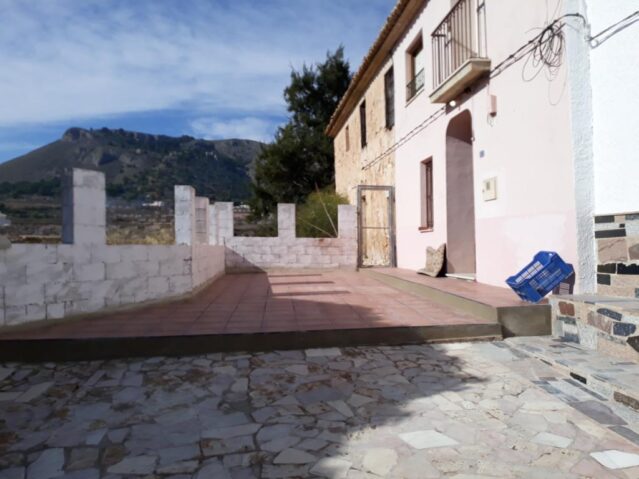 11.Acceso-delantero-peatonal-639×479