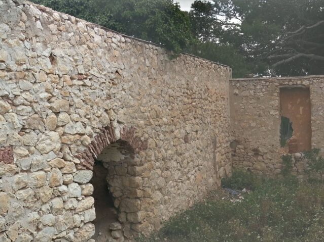 18.Cuevas-y-corral.panoramica-639×479