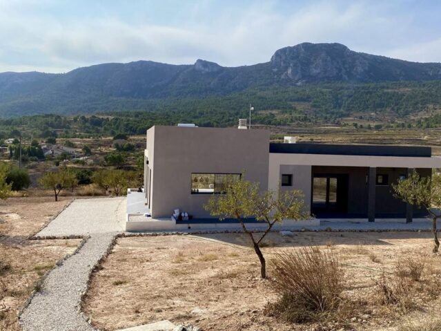 Villa in La Romana (Alicante)