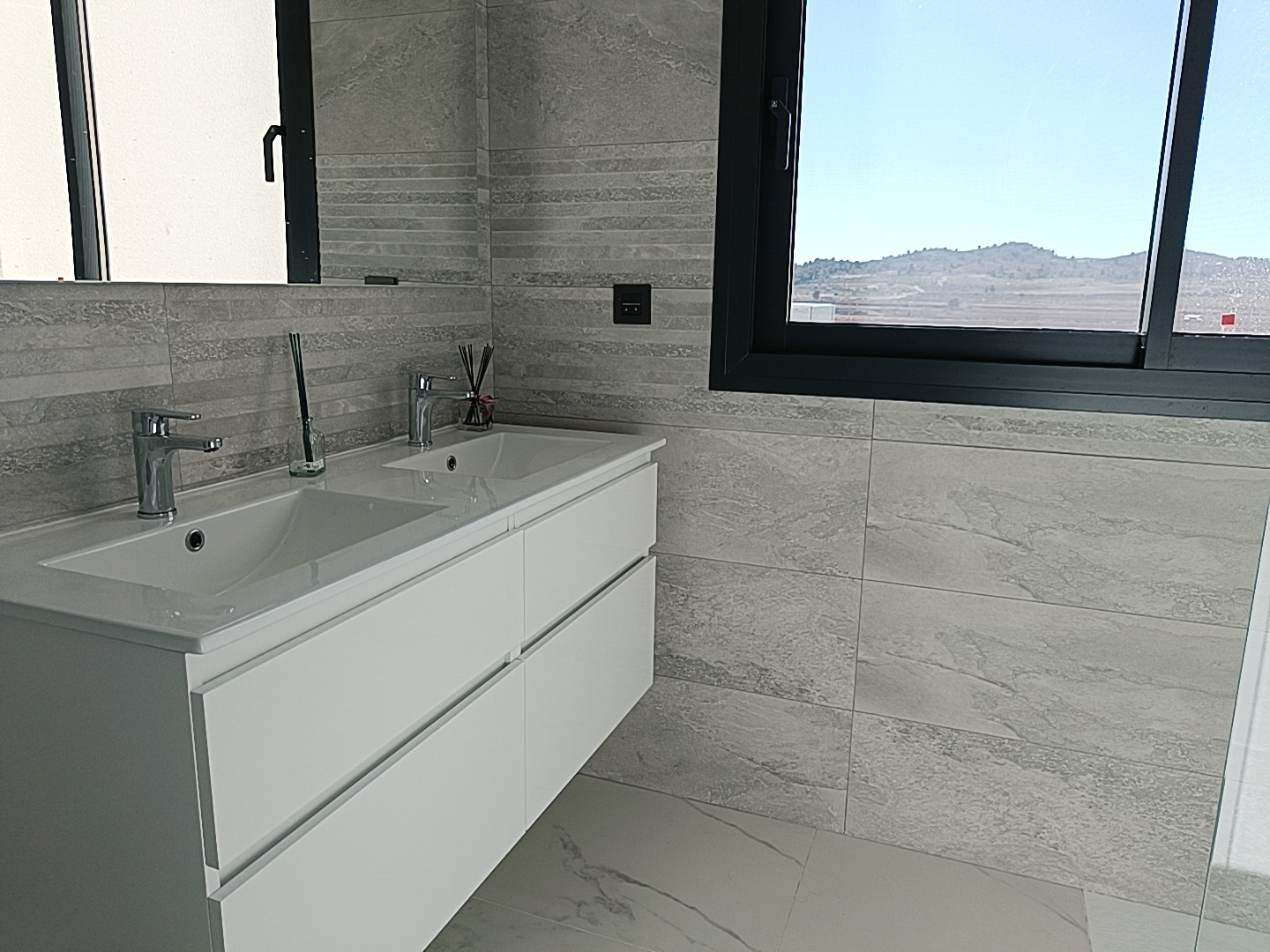 d664738a9edb55664738a9edb94