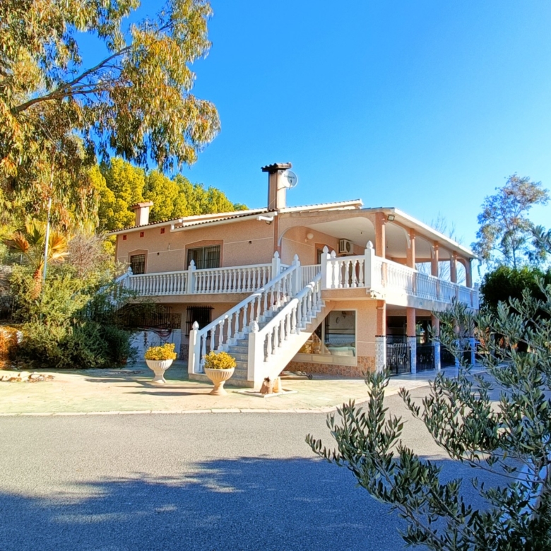 Villa in La Romana (Alicante)