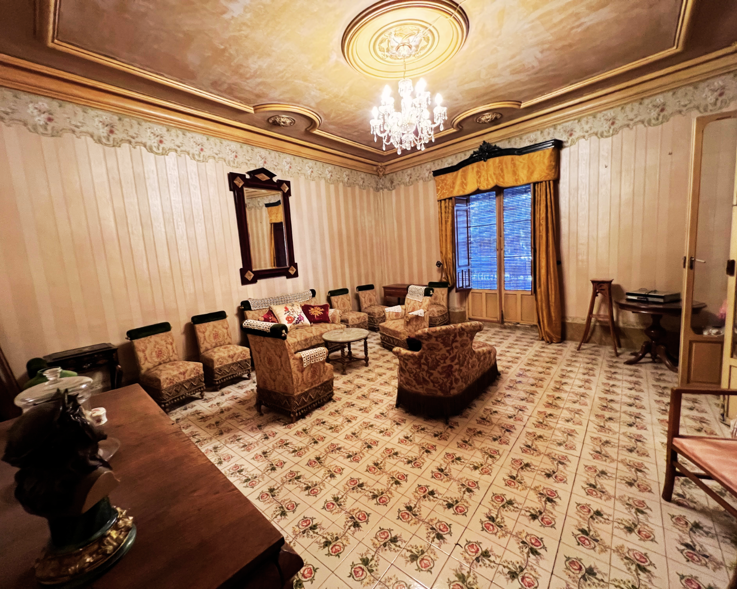 o_1gh4aah7bkui1ep81i1ec811lp28