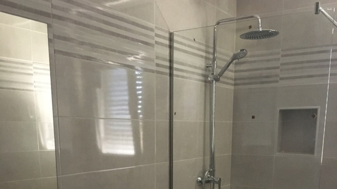 o_1hg8dus0d3640cpl3ensooc21