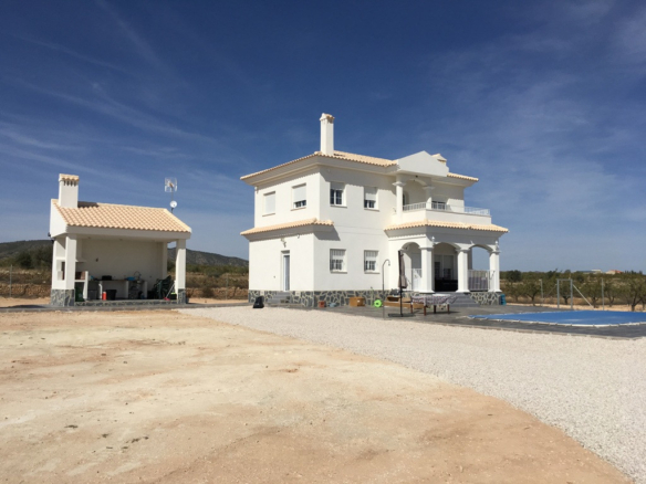 Villa in Pinoso (Alicante)