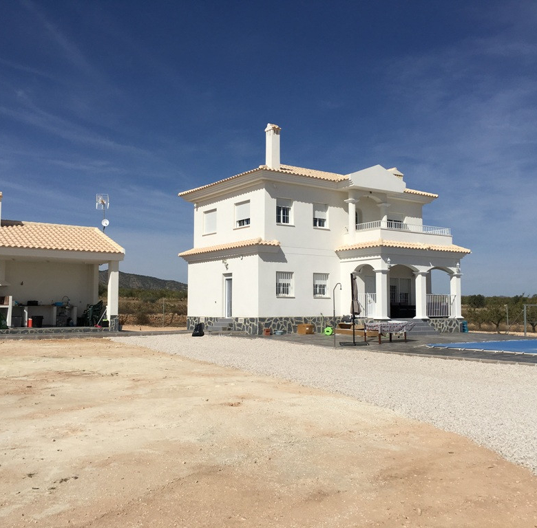 Villa in Pinoso (Alicante)