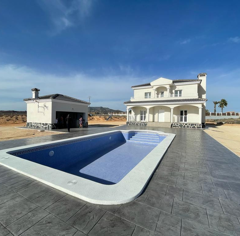Villa in Pinoso (Alicante)