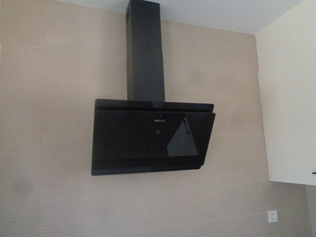 o_1hg8hg92m19ghk17gs2105e11f145