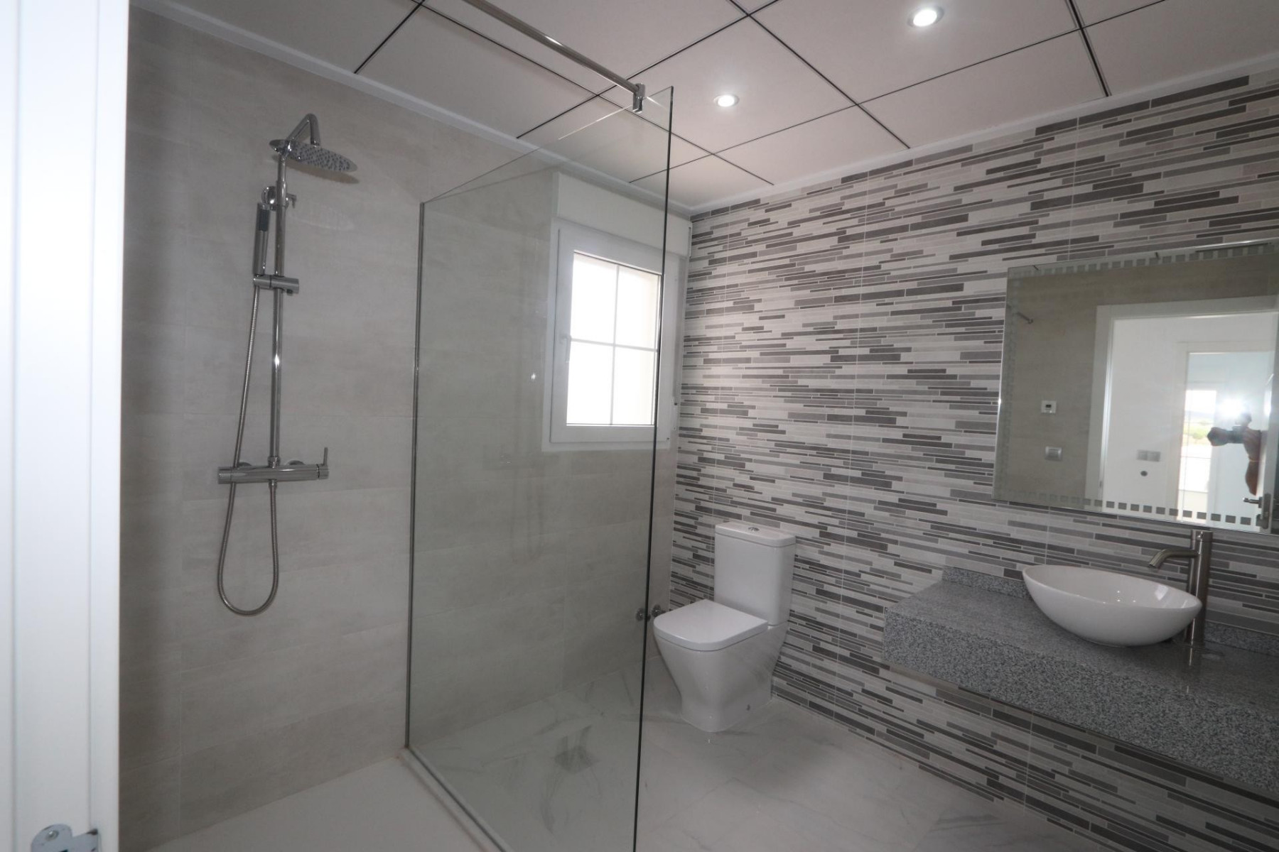 o_1hg8i7l0ncg588j4am1n0h1jh44r