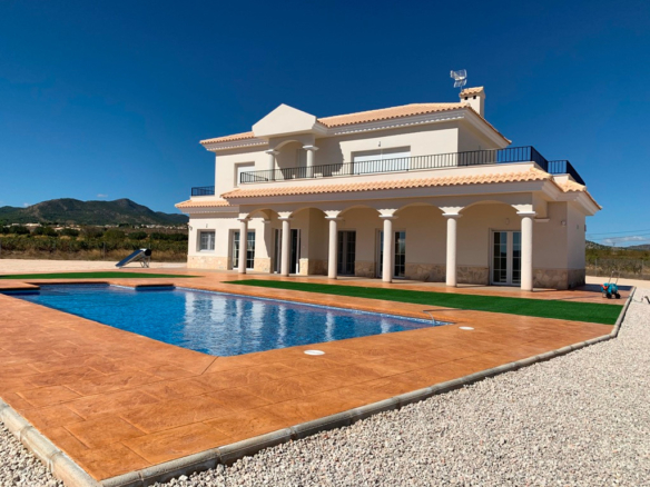 Villa in Pinoso (Alicante)