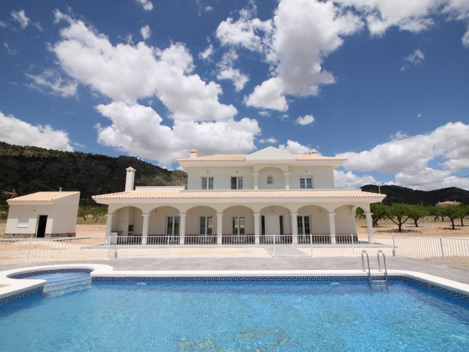 Villa in Pinoso (Alicante)