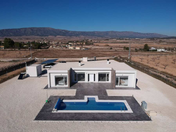 Villa in Pinoso (Alicante)