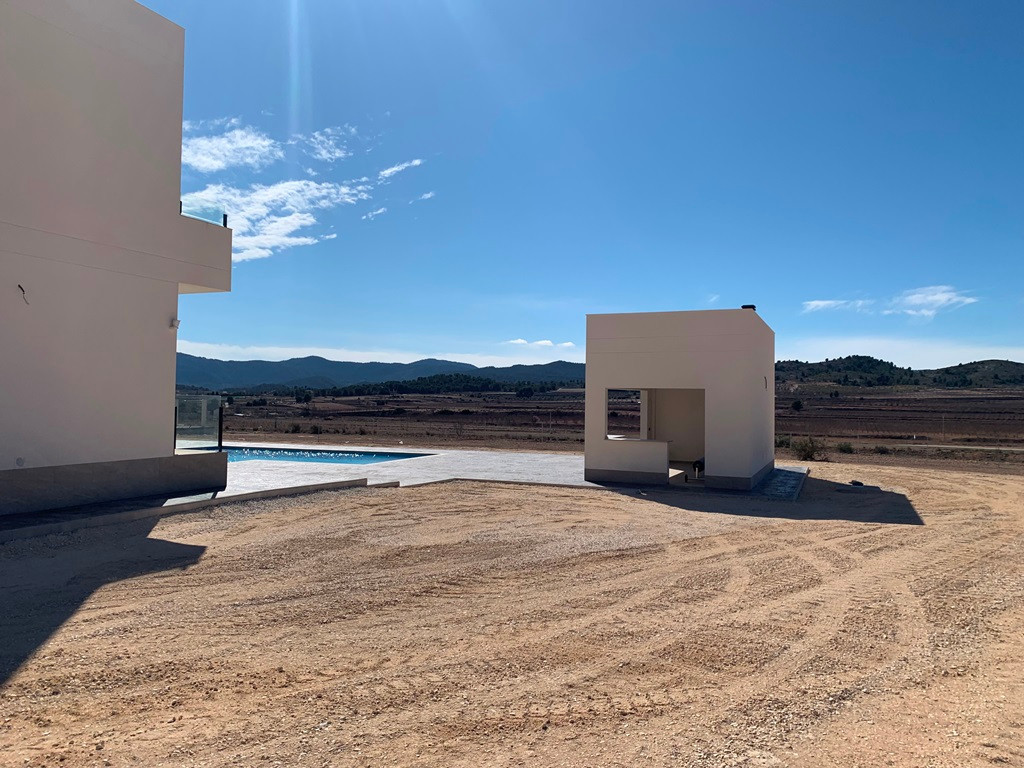 o_1hg8mdrc5h451k141mpc63s44b2t