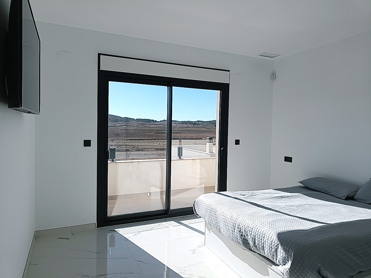 o_1hg8ml2181a3l176ksv61npj33vag