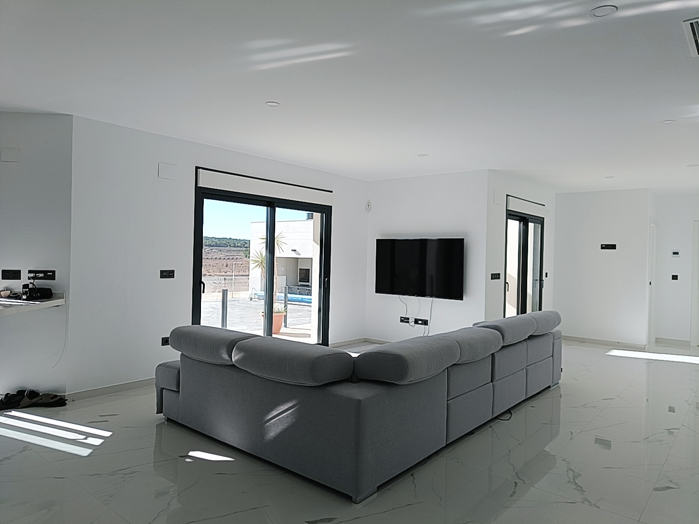 o_1hg8ml2181mp2emv8i8l8h4gpa7