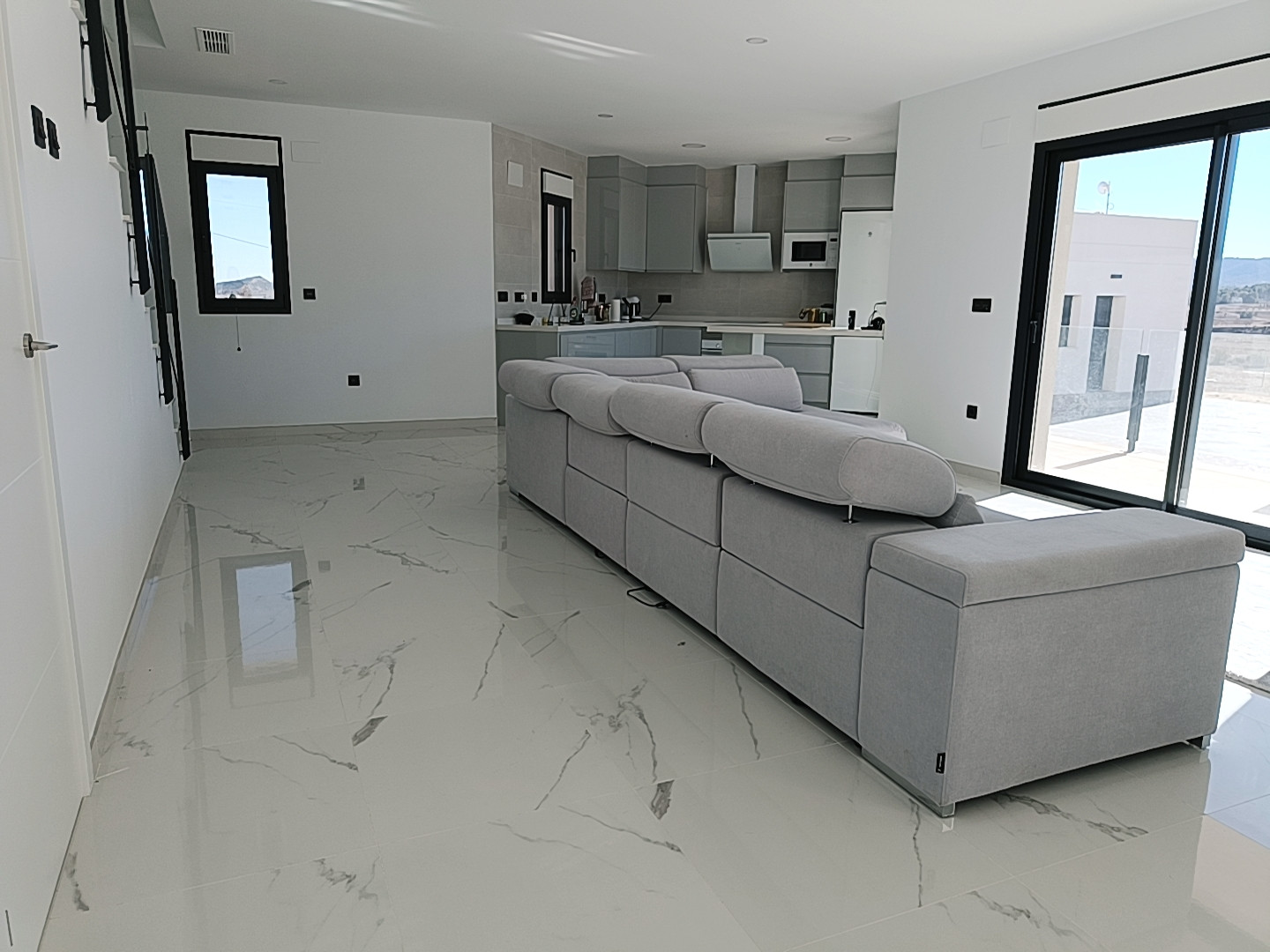 o_1hg8ml218npuato1p8i1ok31usja9