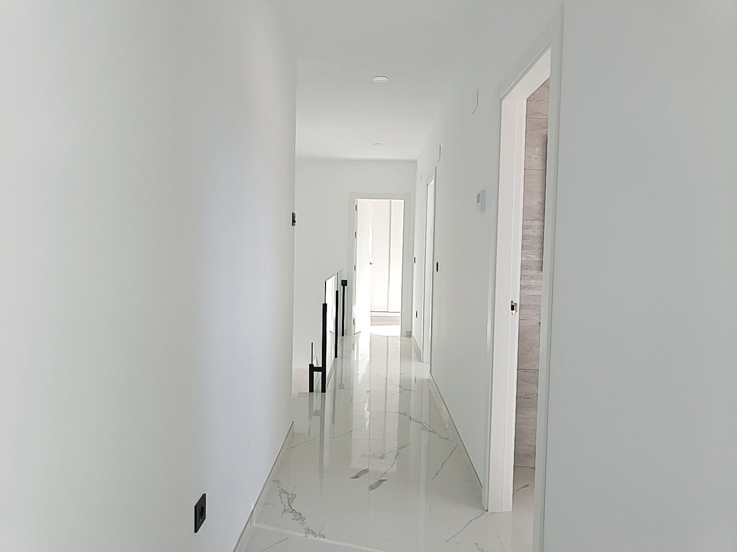 o_1hg8ml2193c73eh4m24ehdtfak