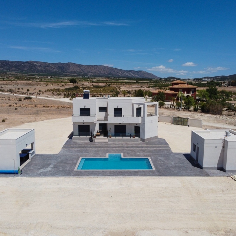 Villa in Pinoso (Alicante)