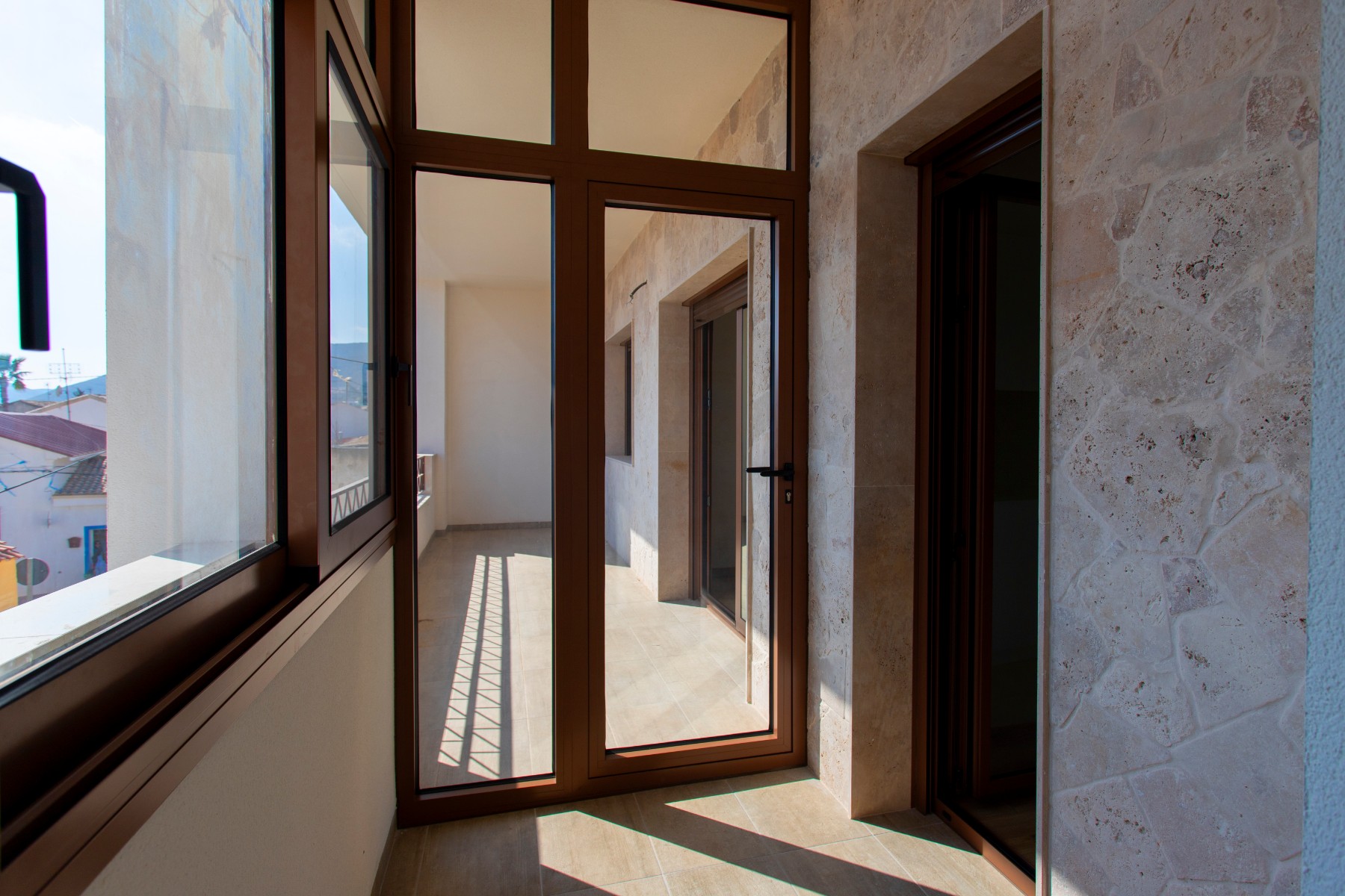 o_1iq84m01p132lior1gvuthi3e