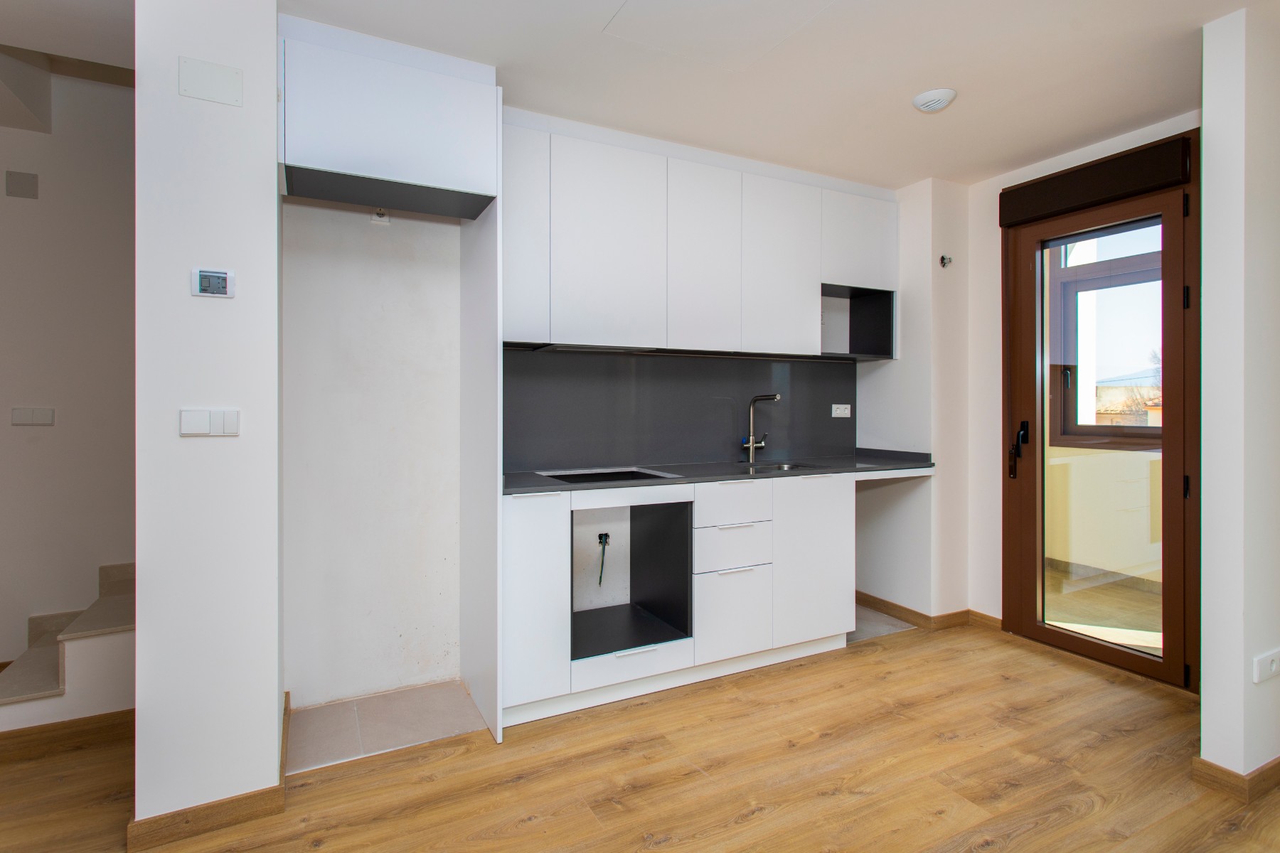 o_1iq84m01pni38g129uli163k3b