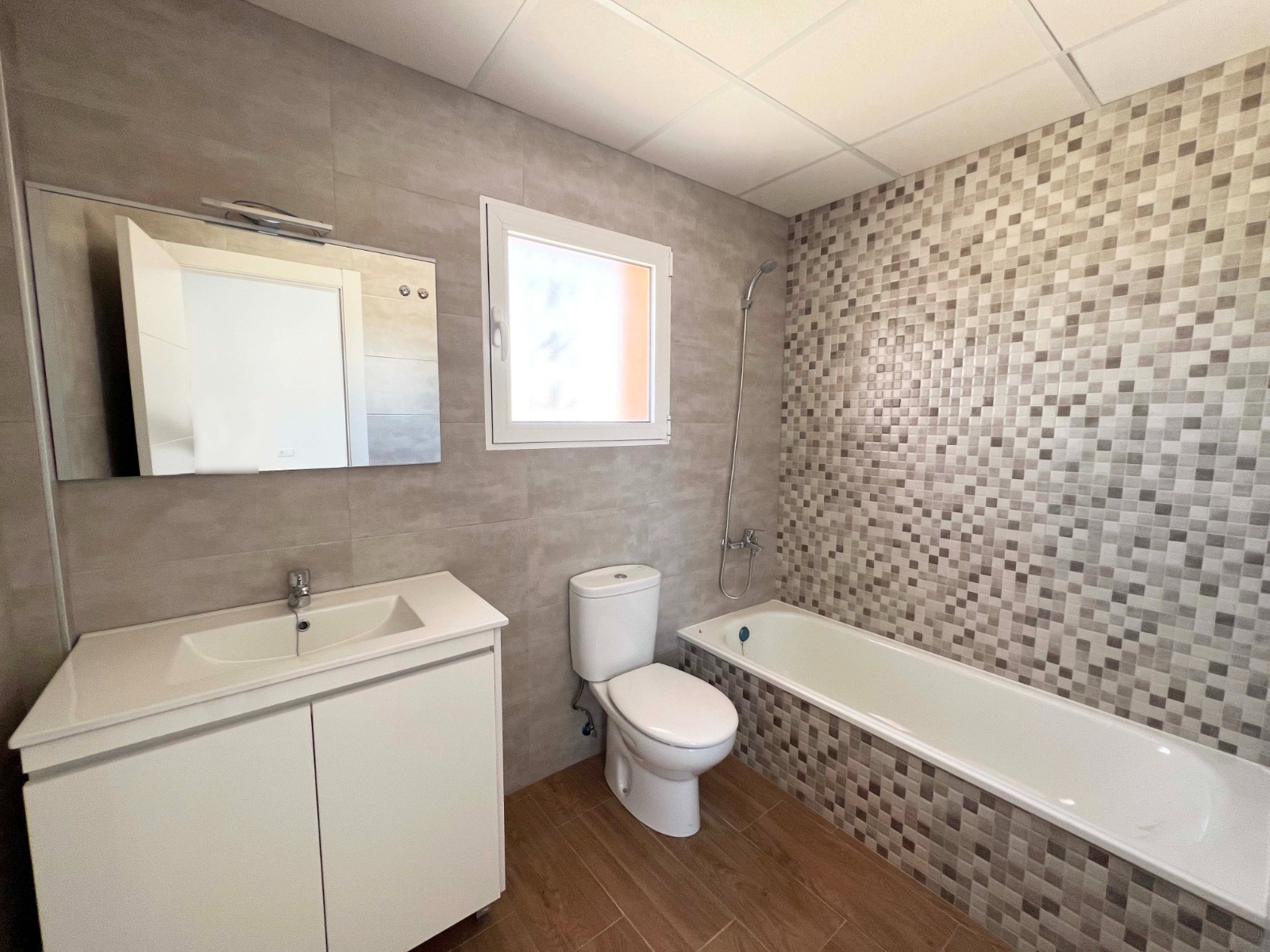 o_1j4pig85ivq6c143sugvd1uit2u