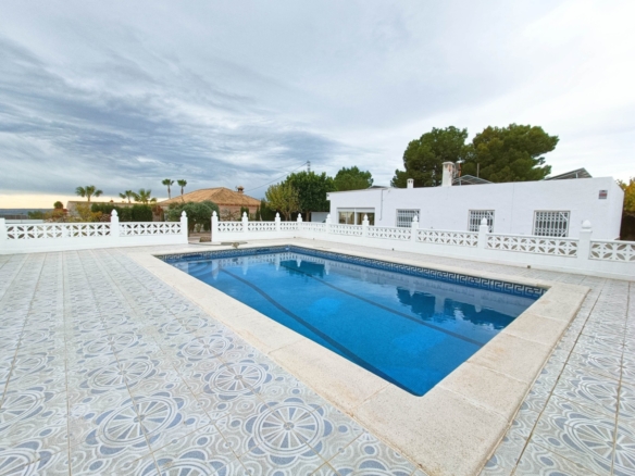 Villa in Albatera (Alicante)