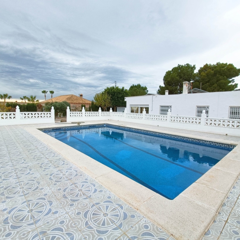 Villa in Albatera (Alicante)