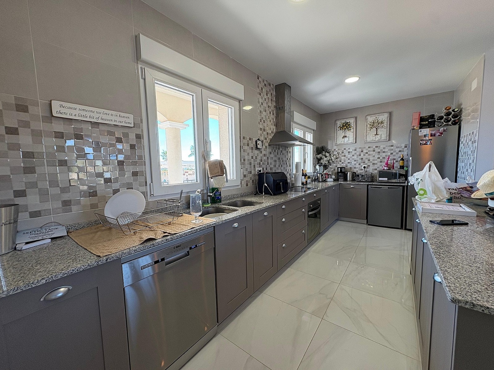 o_1jfgm201v1eik1e2g18j0i8v1uum27