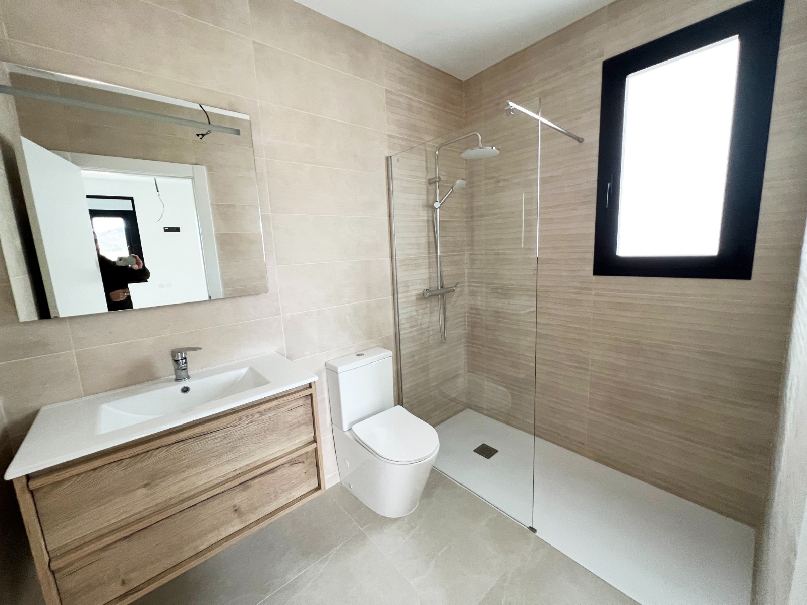 o_1jg5bfj3t1arn1dvhplk10ln1r8225