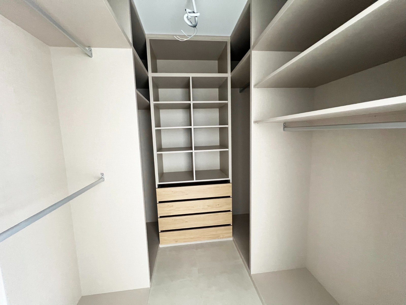 o_1jg5bfj3t1lij83ie10lo5101t2a