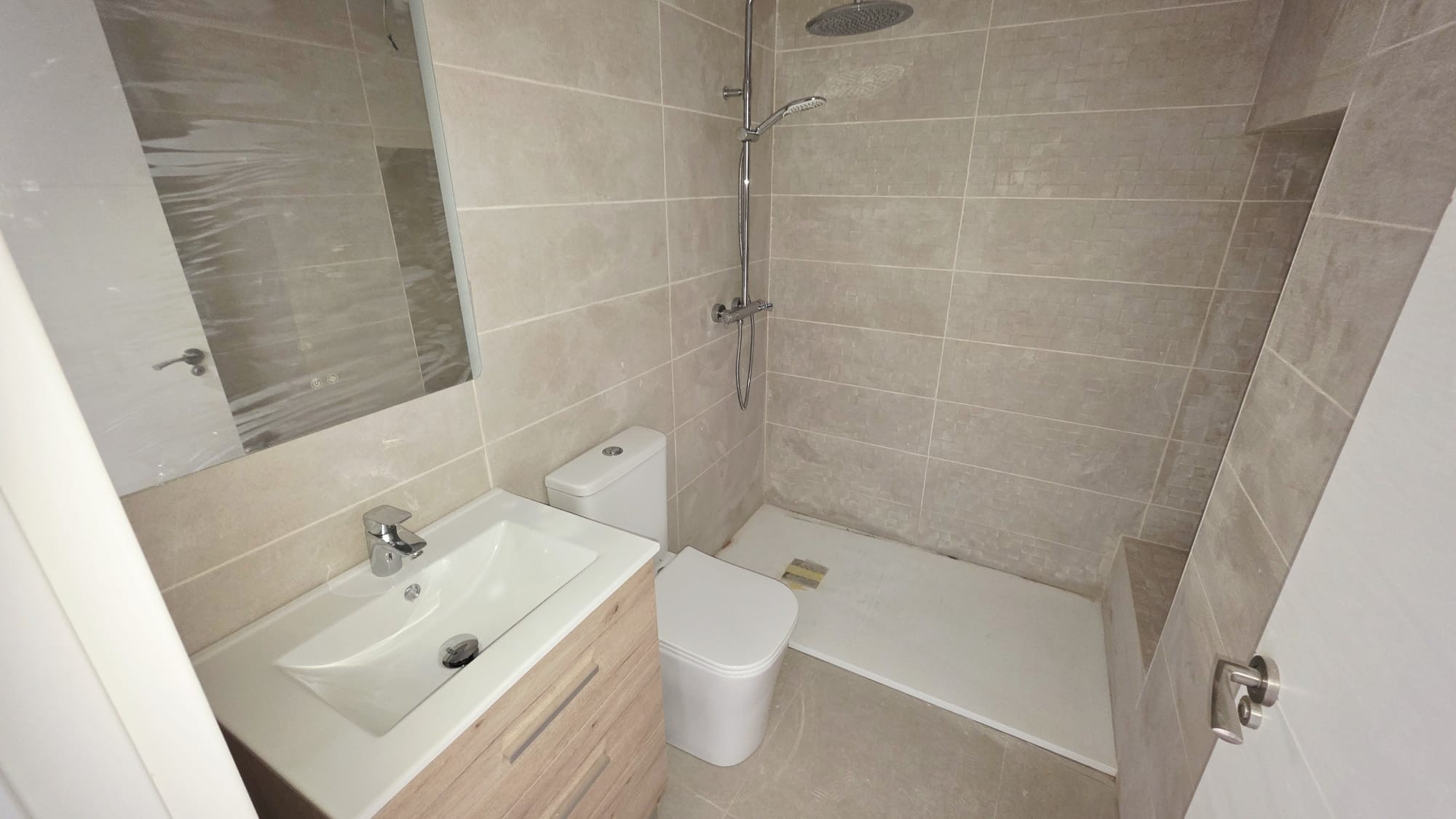 o_1jis33gss1e3eqhi7cigpd15ep2o