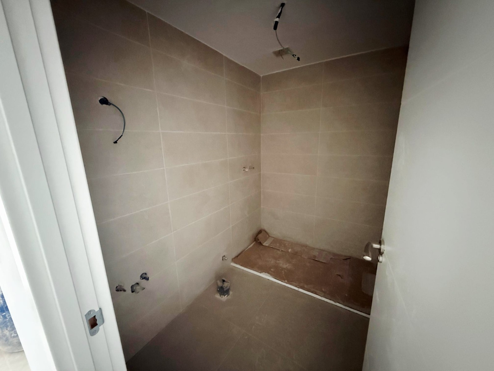 o_1jis33gsshos13ikpjpcefv642i