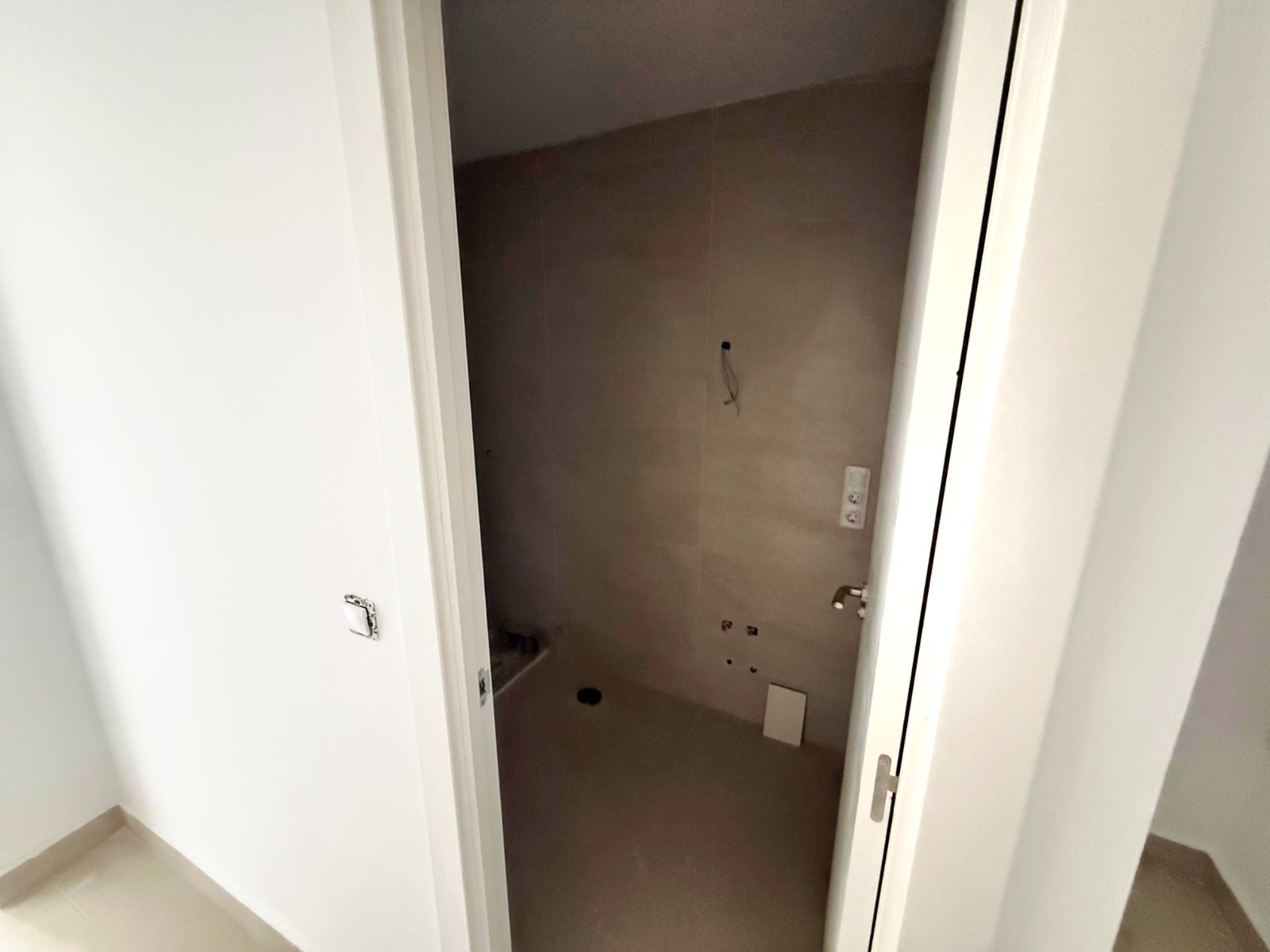 o_1jis33gssn2q1f2v1g0h1vkb9vi2b