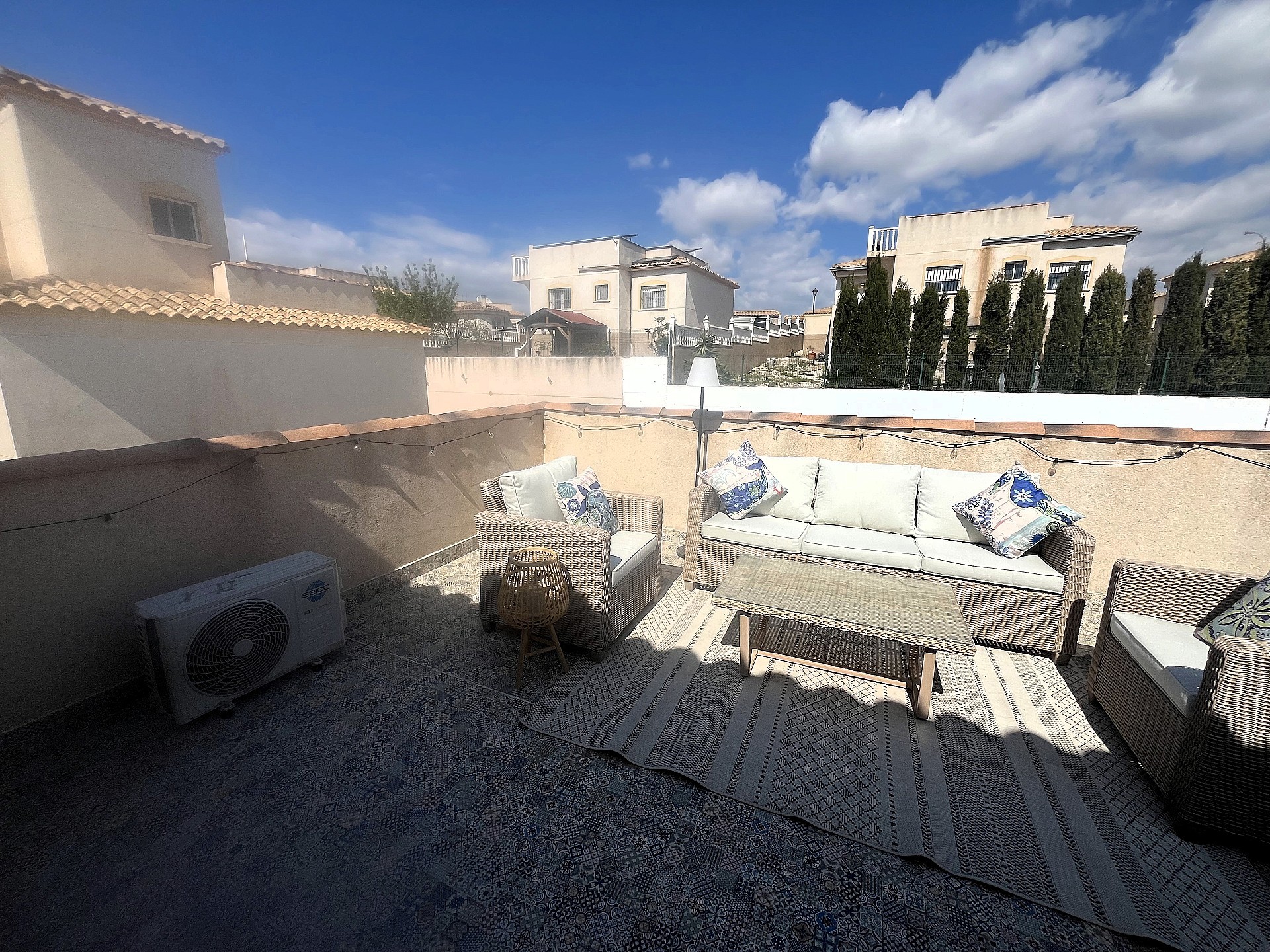 w_06ijrhtt27nhvemuzinu