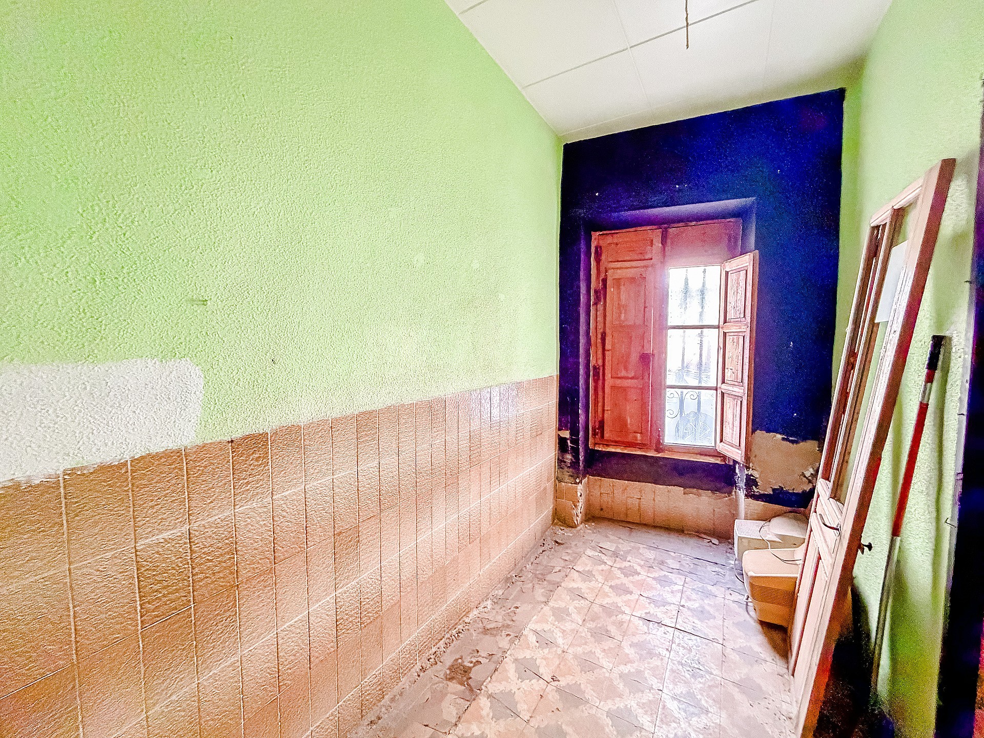 w_7er8zkkmf555ir878gv7