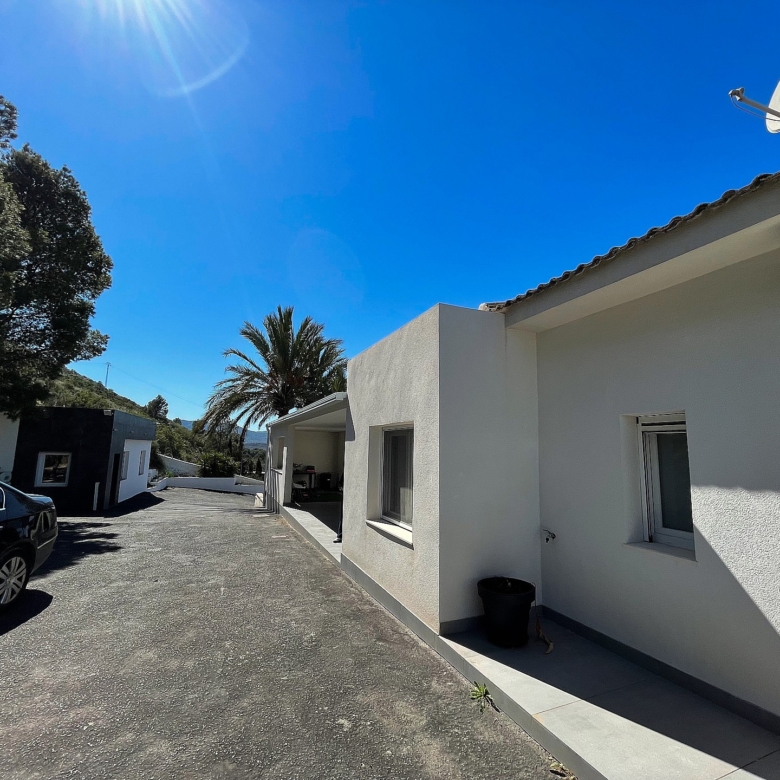 Villa in Elda (Alicante)